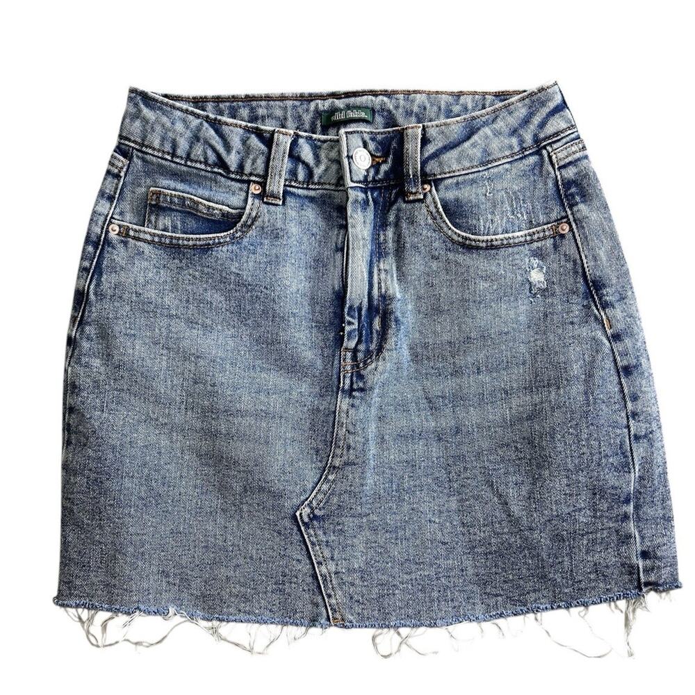 Wild Fable Denim Jeans Skirt Sz 6 Casual Medium Blue Wash Distressed Raw Hem - Picture 5 of 5